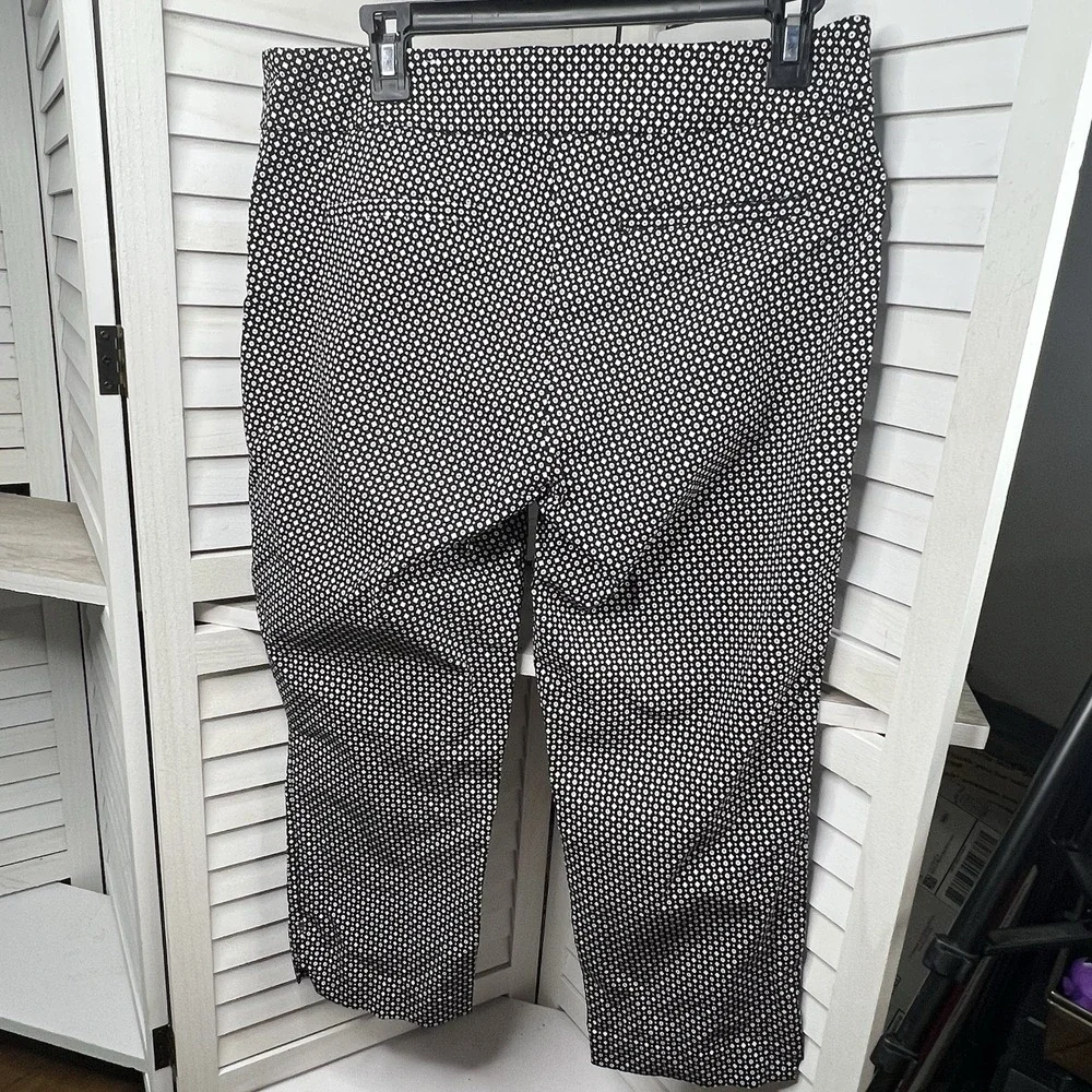 Jasmine & Juliana Black White Geo Print Stretch Capri Pull On‎ Pants Size 10 EUC